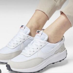 NIKE Women's Waffle Debut Casual Sneakers Sz 7.5